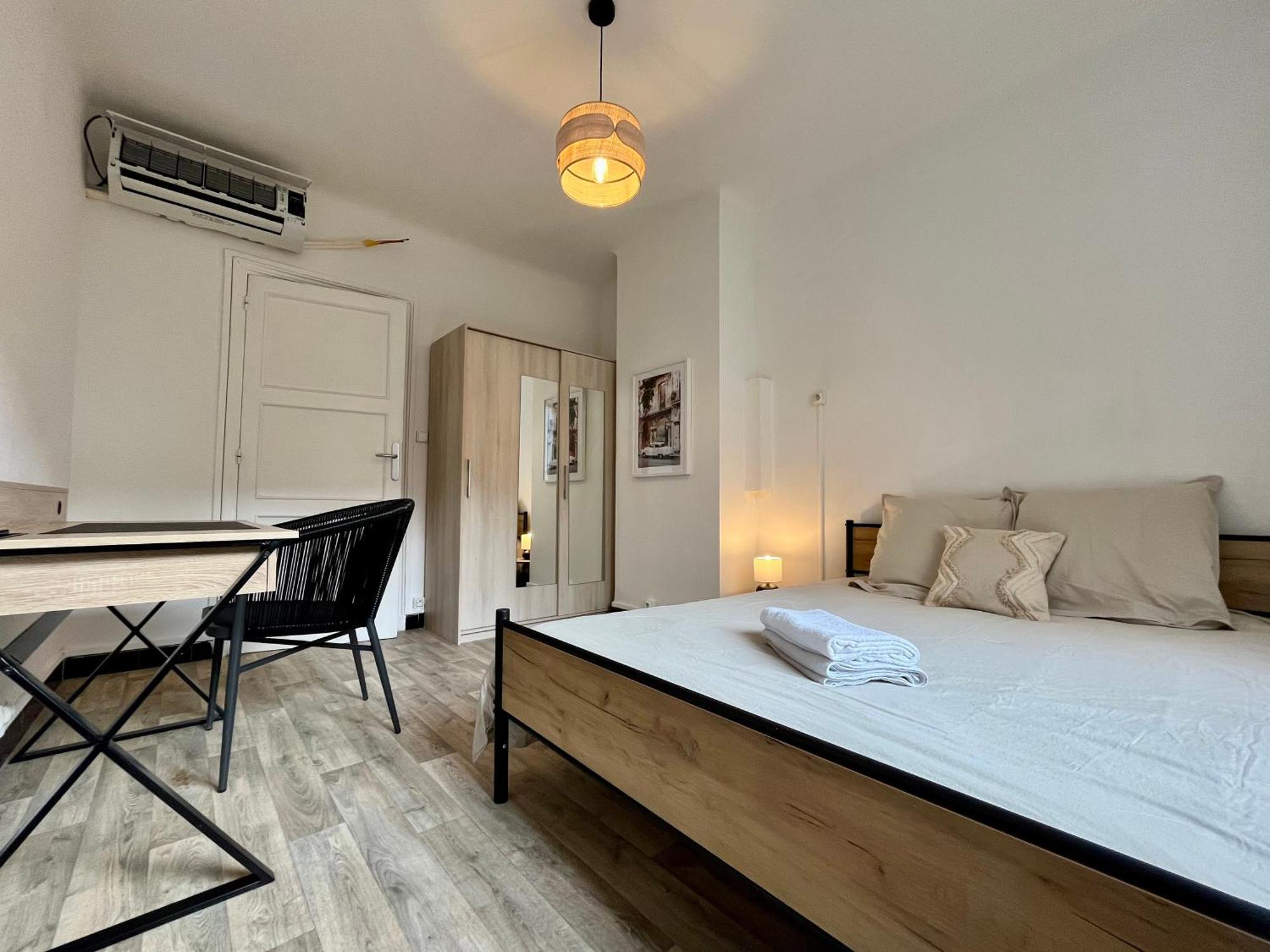 Suite Corneille Lyon Exterior photo